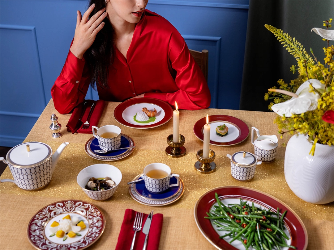 christmas-table-serving-platters