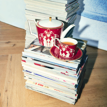 Renaissance Red Tea Set for Two lifestyle 2