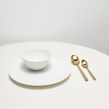 Lunar Cutlery 16 Pieces Gold  lifestyle