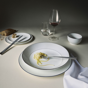 GIO Plate 17cm Blue Line lifestyle 4