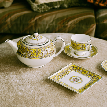 Florentine Citron Square Tray lifestyle