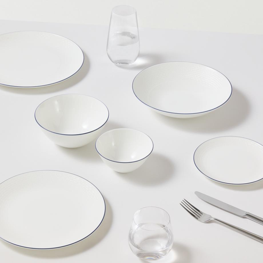 GIO Plate 28cm Blue Line lifestyle 2