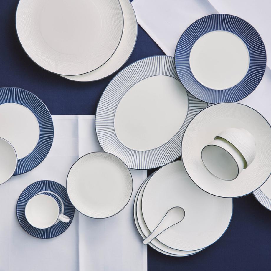 GIO Plate 23cm Blue Line lifestyle 2