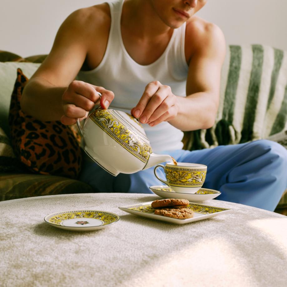 Florentine Citron Teapot lifestyle 2