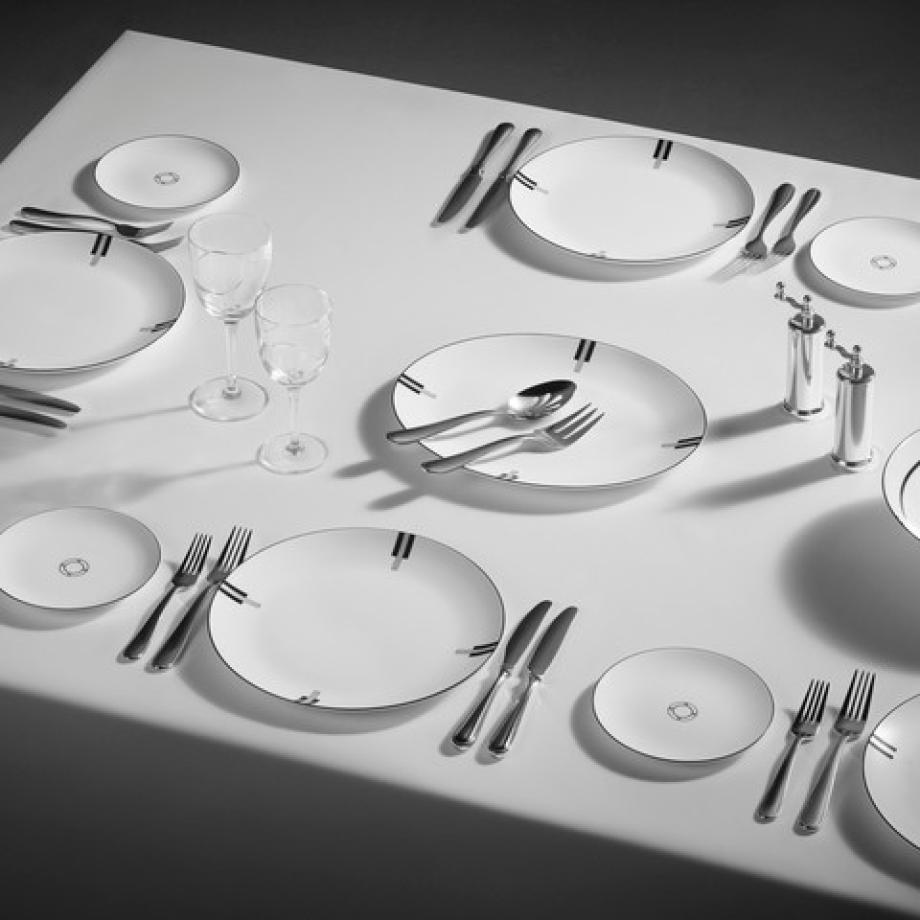 Vera Wang Luxe Graphite Oval Platter 33.2cm